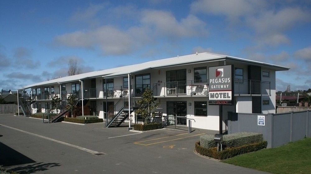 Pegasus Gateway Moteles y Apartamentos Rangiora Exterior foto