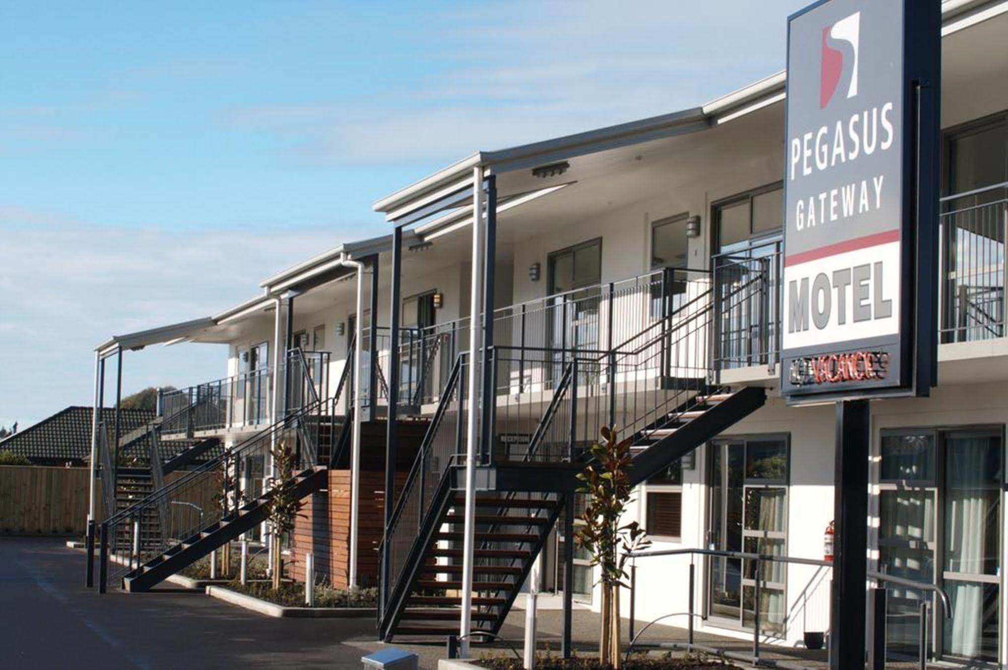 Pegasus Gateway Moteles y Apartamentos Rangiora Exterior foto