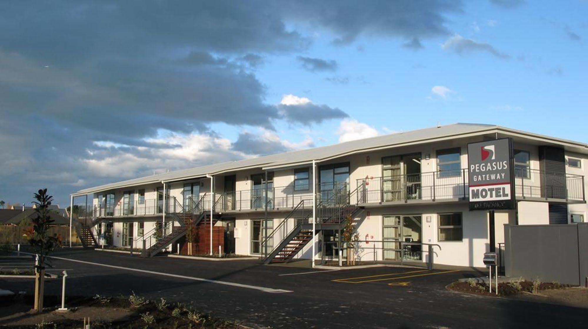 Pegasus Gateway Moteles y Apartamentos Rangiora Exterior foto